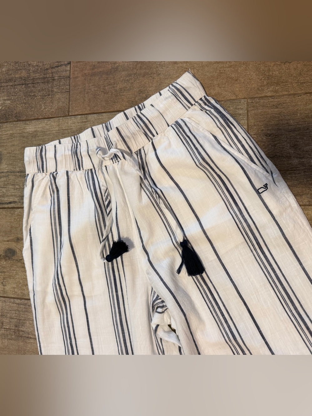 Vineyard Vines White Pants with Navy Stripes Beach Vacation Pants NWOT